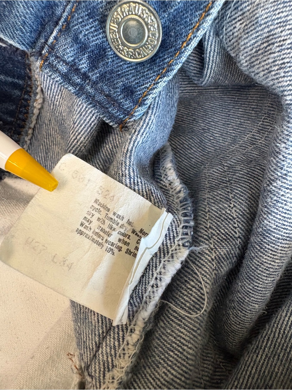 Vintage 1980’s Levi's 501 Button-Fly Medium Wash Blue Jeans - Made in USA - Picture 4 of 12